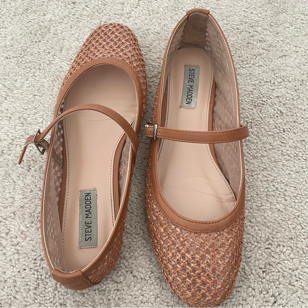 Steve Madden Woven Pointed-Toe Flats - Size 10 - Neutral Tan - Picture 3 of 5